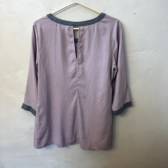 SOFT SURROUNDINGS Light Purple Silk Blouse 3/4 Sleeve Gray Trim Keyhole Medium - Picture 3 of 6